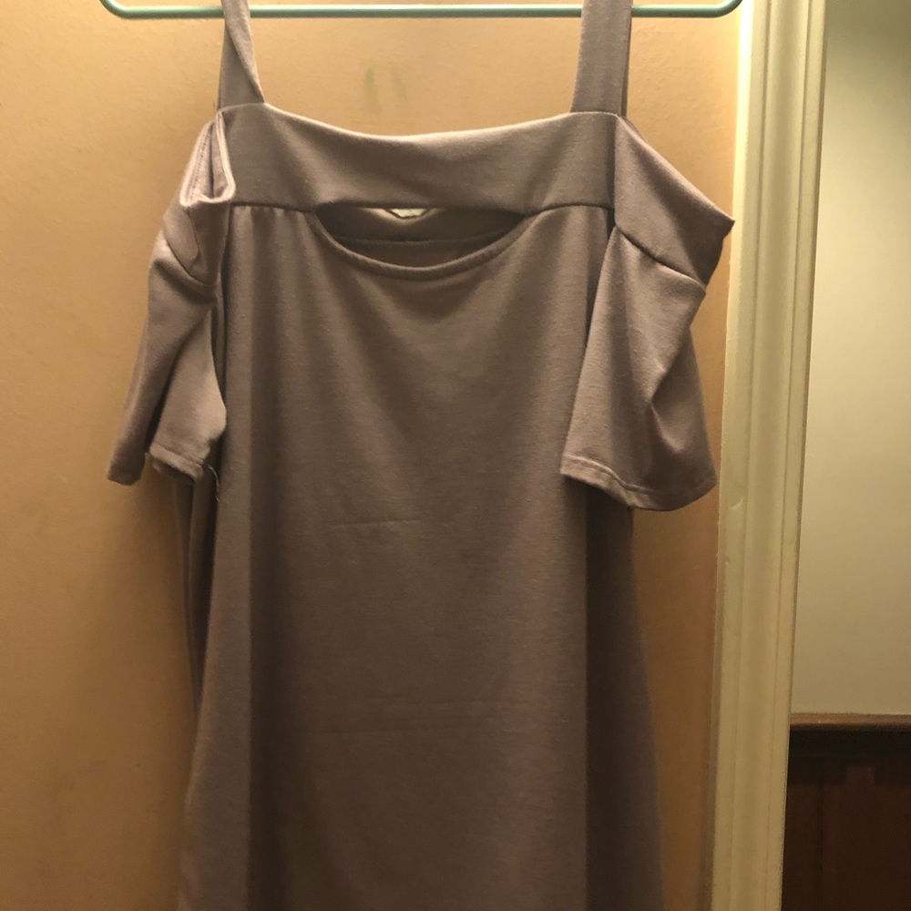 Cold shoulder short sleeve